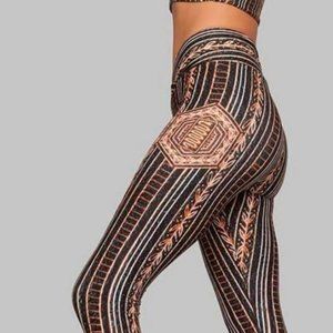 Wolven Zephyr Ruched Crossover Legging
